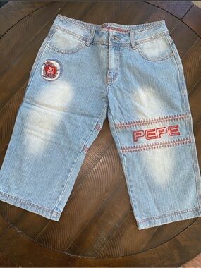 Vintage Y2K PEPE Jeans Women’s Size L Light Wash Denim Capri Shorts